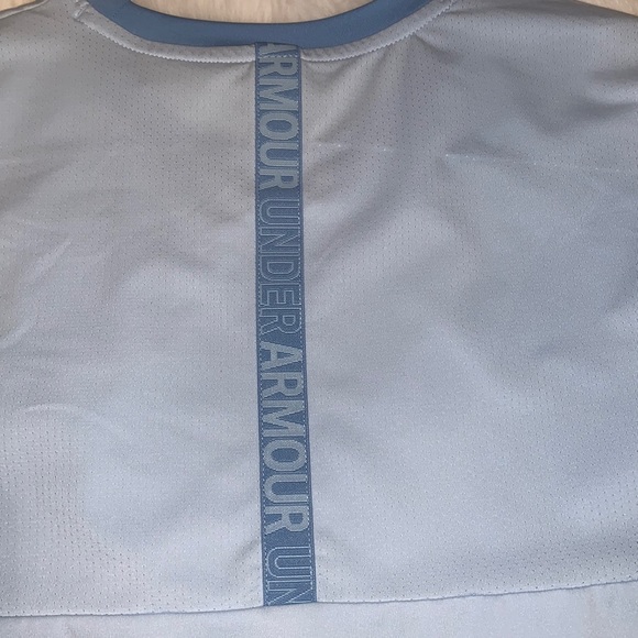 Under armor dri fit shirt - Picture 8 of 10